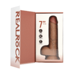 Vibrador realista con ventosa y compatible con arnés – RealRock Nude (18 cm) RealRock by Shots - Imagen 12