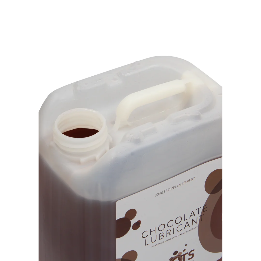 Lubricante con sabor – De base acuosa, apto para usar con preservativos de látex – Chocolate – 1,3 gal / 5 l - Imagen 2