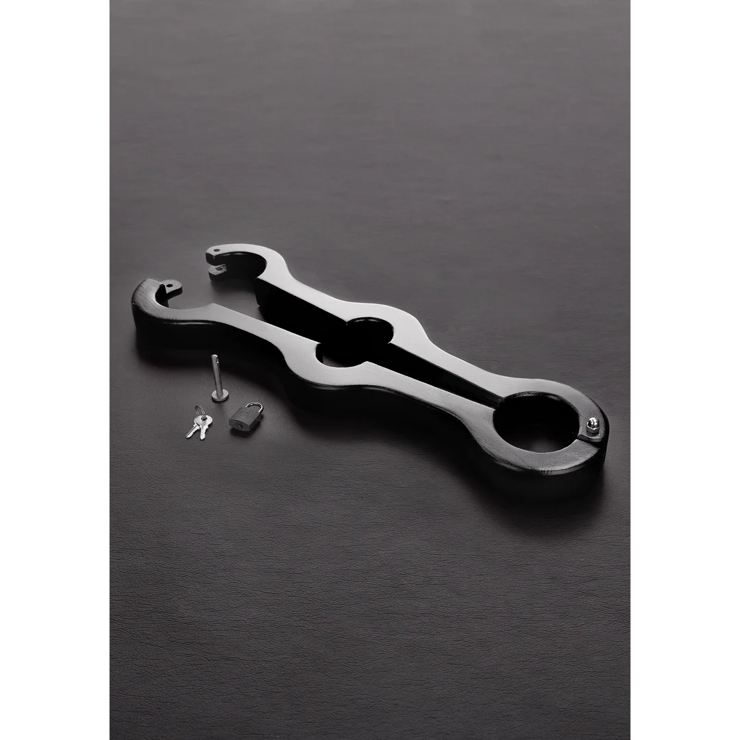 Estirador testicular de madera Humbler Steel by Shots - Imagen 5